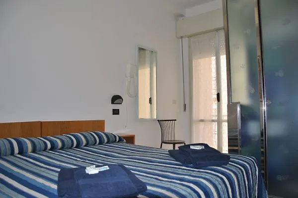 Hotel Vannucci Римини