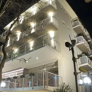 Half Moon Airport Restaurant Римини