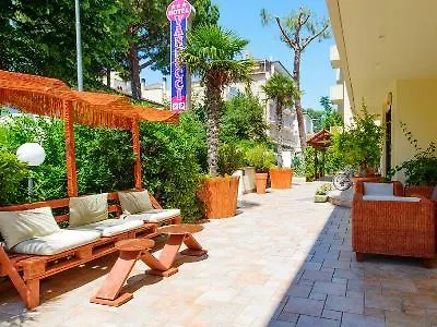 Hotel Vannucci Ρίμινι 3*,